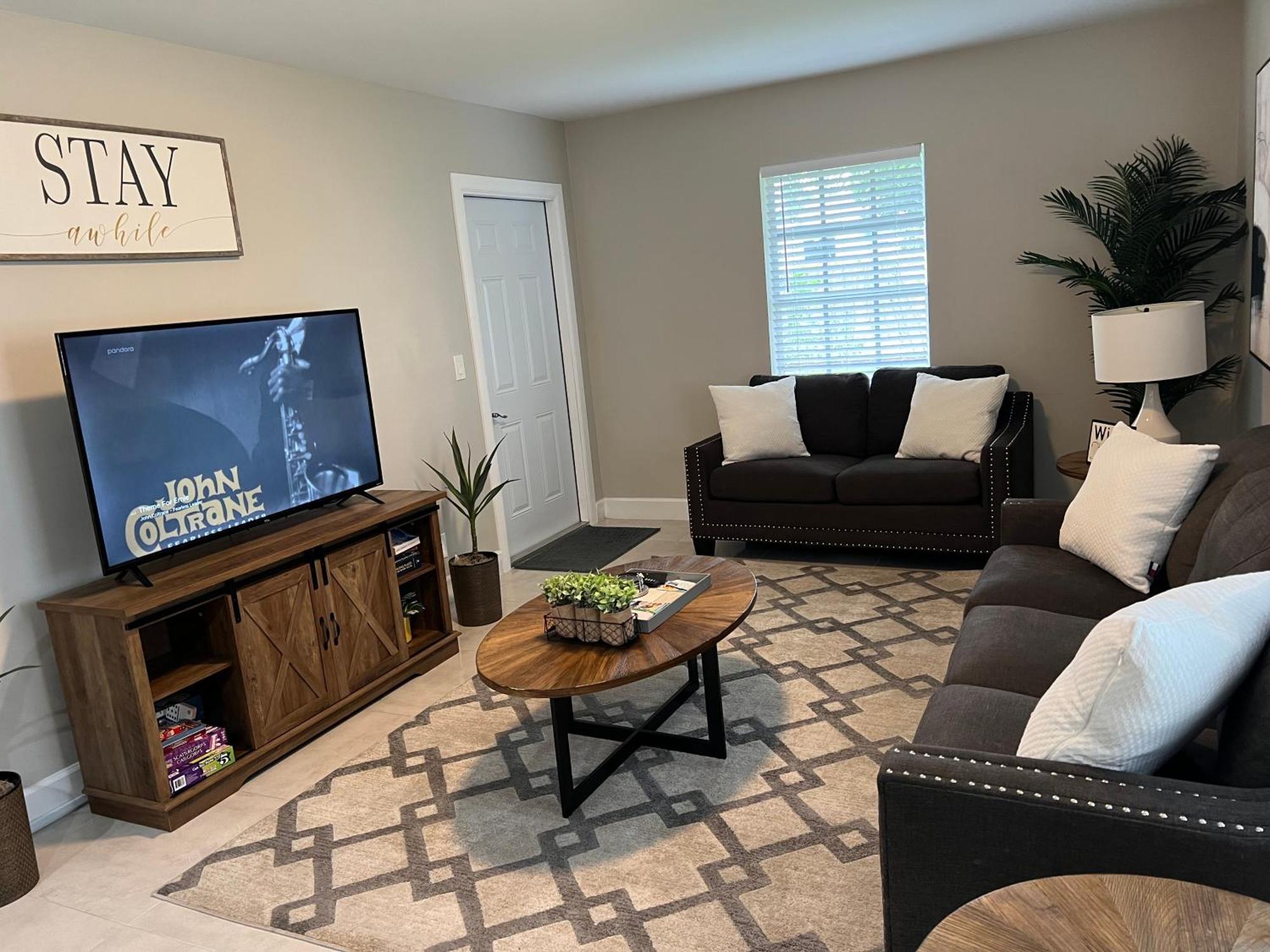 Spacious Home Near Downtown & The Beach デルレイビーチ エクステリア 写真